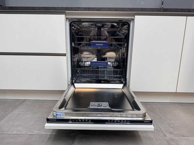 Keller - showroomkeuken met siemens apparatuur - afbeelding 24 van  37