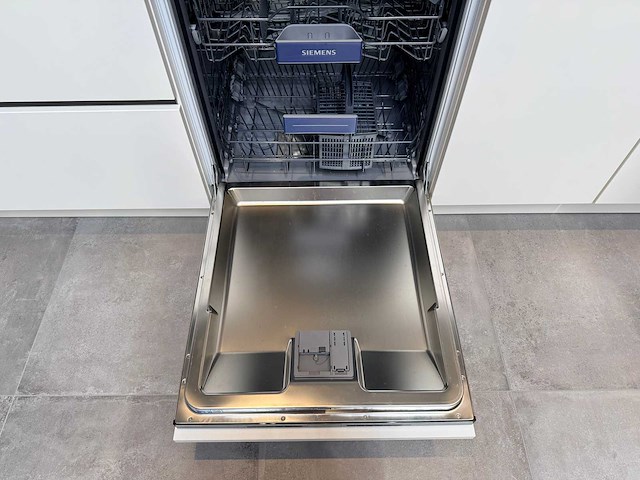 Keller - showroomkeuken met siemens apparatuur - afbeelding 26 van  37