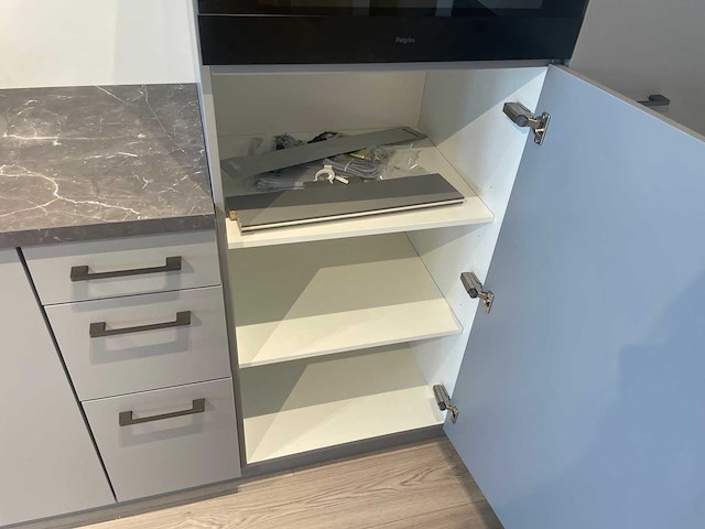 Keller - showroomkeuken met siemens studioline apparatuur - afbeelding 14 van  27