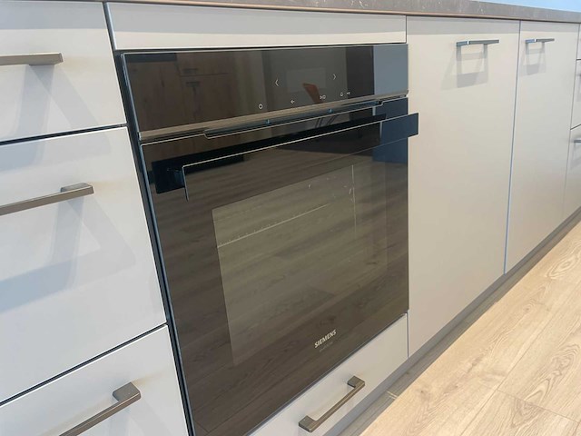 Keller - showroomkeuken met siemens studioline apparatuur - afbeelding 27 van  27