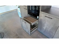 Keller bolton zwart metaal verticaal - showroom keuken - afbeelding 6 van  14
