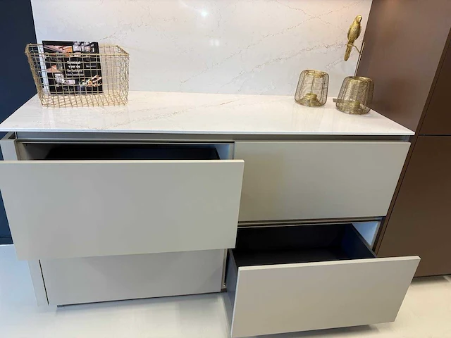 Keller bolton/elba sesam bronziet - showroom keuken - afbeelding 2 van  15