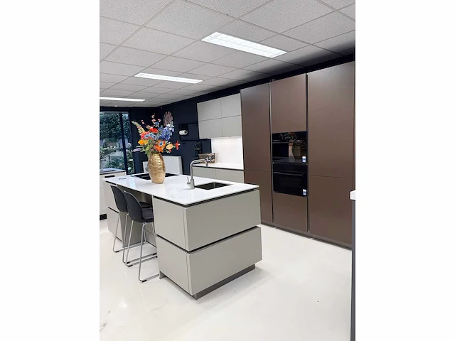 Keller bolton/elba sesam bronziet - showroom keuken - afbeelding 13 van  15