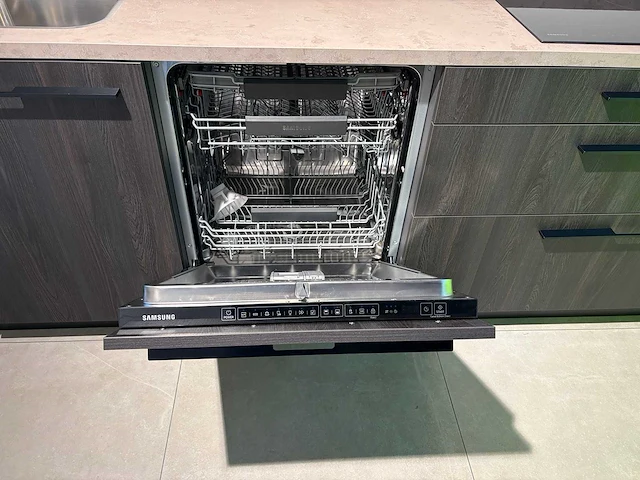 Keller bronx koffie eiken - showroom keuken - afbeelding 17 van  31