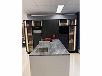 Keller bronx/elba koffie eiken / zeezout - showroom keuken - afbeelding 6 van  13