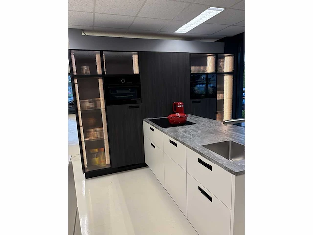 Keller bronx/elba koffie eiken / zeezout - showroom keuken - afbeelding 7 van  13