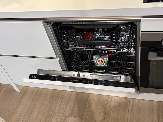 Keller gl5100 nieuw scandinavisch wit lak zijdeglans - showroom keuken - afbeelding 7 van  25