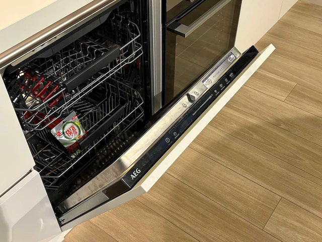 Keller gl5100 nieuw scandinavisch wit lak zijdeglans - showroom keuken - afbeelding 9 van  25