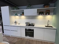 Keller gl5100 nieuw scandinavisch wit lak zijdeglans - showroom keuken - afbeelding 17 van  25