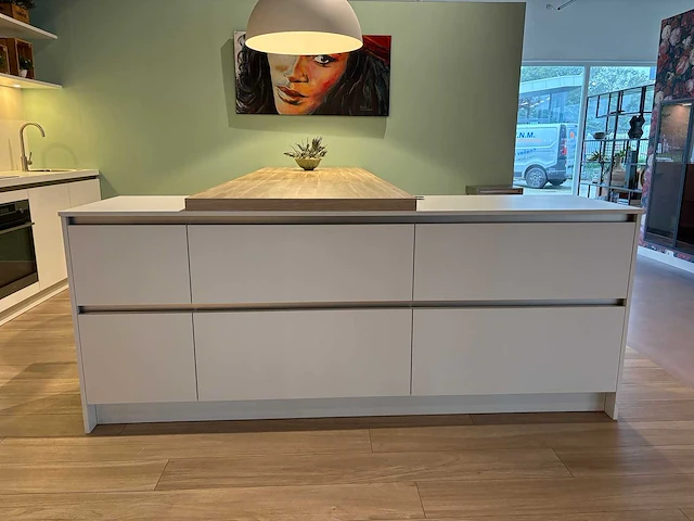 Keller gl5100 nieuw scandinavisch wit lak zijdeglans - showroom keuken - afbeelding 19 van  25