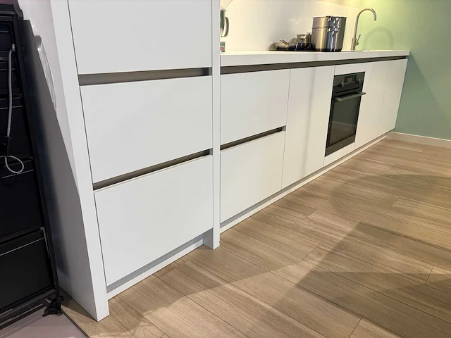 Keller gl5100 nieuw scandinavisch wit lak zijdeglans - showroom keuken - afbeelding 22 van  25