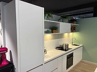 Keller gl5100 nieuw scandinavisch wit lak zijdeglans - showroom keuken - afbeelding 23 van  25