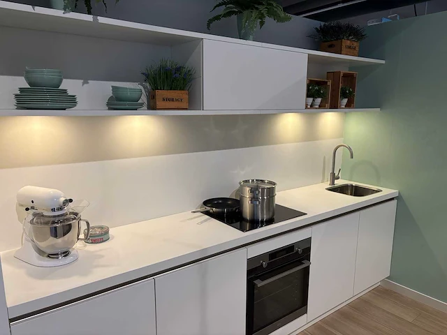 Keller gl5100 nieuw scandinavisch wit lak zijdeglans - showroom keuken - afbeelding 24 van  25