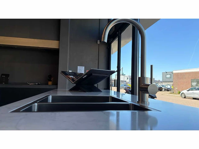 Keller lexington beits bruin eiken verticaal - showroom keuken - afbeelding 2 van  12