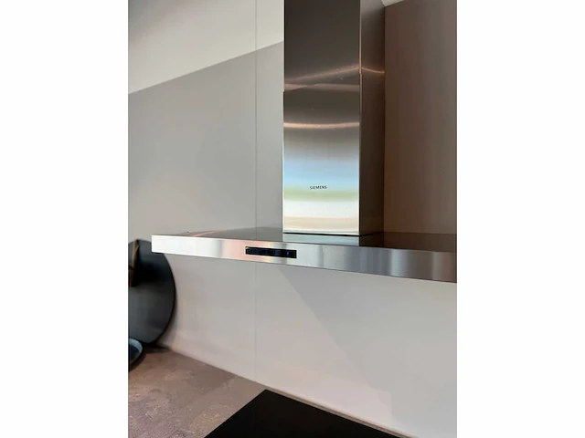 Keller merestein beits op fineer wit/natuur - showroom keuken - afbeelding 7 van  15