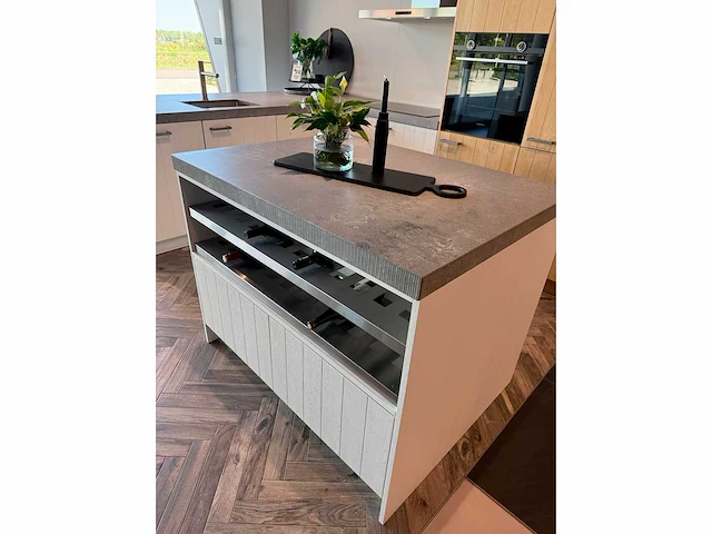 Keller merestein beits op fineer wit/natuur - showroom keuken - afbeelding 9 van  15