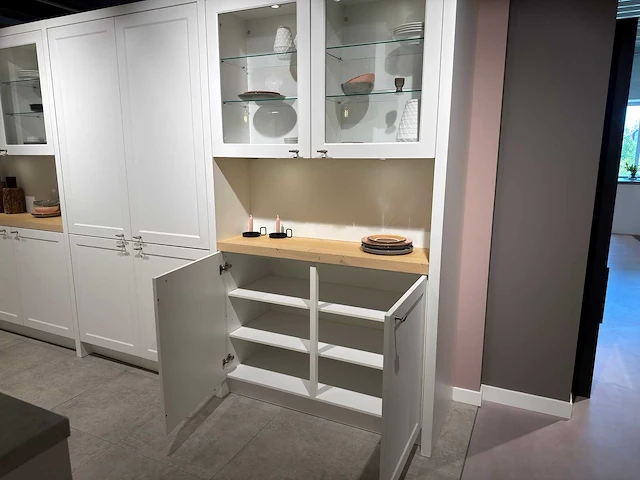 Keller orleans wit structuur wit - showroom keuken - afbeelding 13 van  21