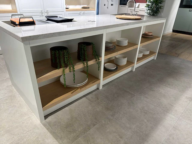 Keller orleans wit structuur wit - showroom keuken - afbeelding 6 van  21