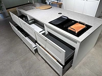 Keller orleans wit structuur wit - showroom keuken - afbeelding 19 van  21