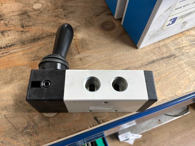 Kelm e-4h31008g pneumatisch richtingsventiel (5x) - afbeelding 3 van  4