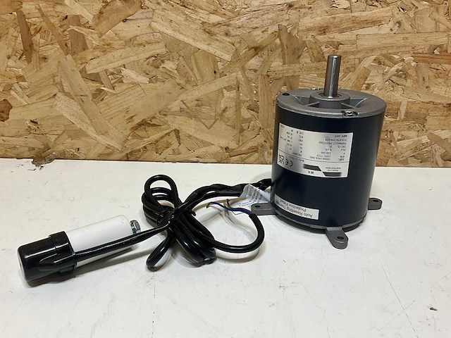 Kelvion 210.070.104 motor ks 70w/1ph - afbeelding 1 van  8