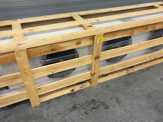 Kelvion ksc 403-4bn plafondkoeler cx90 - afbeelding 5 van  10