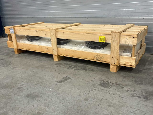 Kelvion mcc 303-4be plafondkoeler hx32 - afbeelding 1 van  9