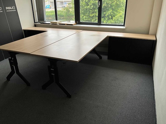 Kembo - bureaus (3x) 200x100 cm met archiefkast (2x) 220x50x75 cm - afbeelding 1 van  10