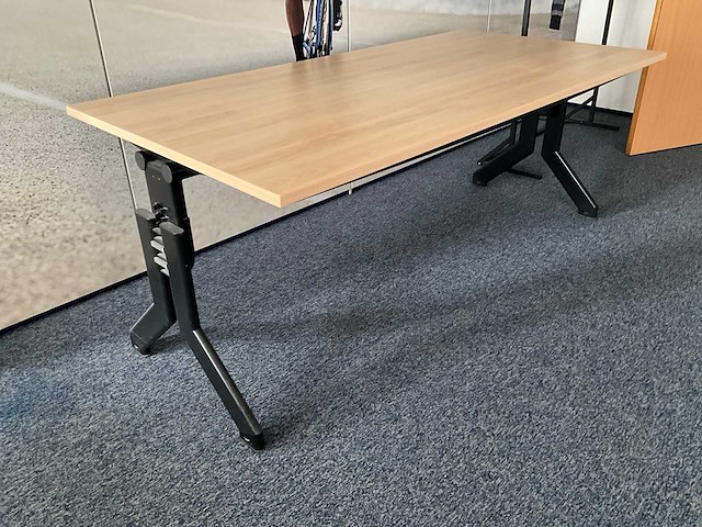Kembo - bureaus (3x) 200x100 cm met archiefkast (2x) 220x50x75 cm - afbeelding 5 van  10