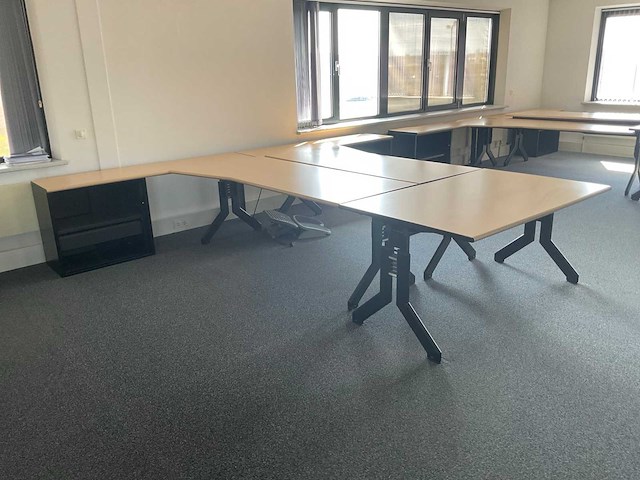 Kembo - dubbel hoekbureau 400x350 cm - afbeelding 1 van  7