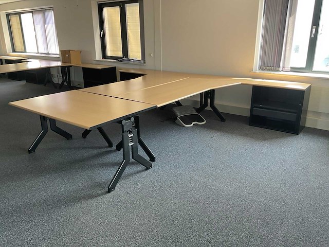 Kembo - dubbel hoekbureau 400x350 cm - afbeelding 1 van  6