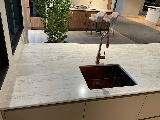 Kemie composiet allure eiland werkblad met bora inductiekookplaat-kraan en spoelbak - afbeelding 5 van  11