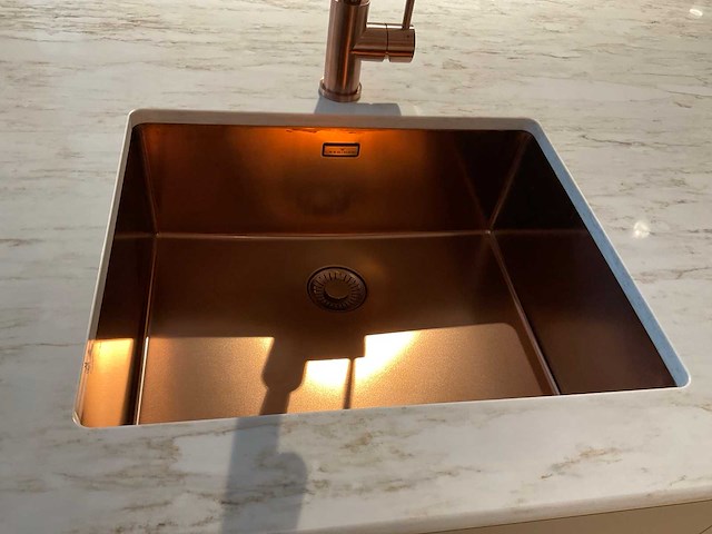 Kemie composiet allure eiland werkblad met bora inductiekookplaat-kraan en spoelbak - afbeelding 11 van  11