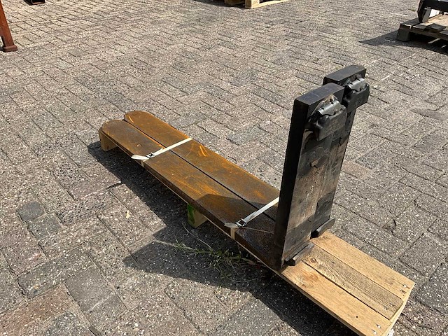 Kenhar k-642 set heftruck vorken - afbeelding 2 van  7