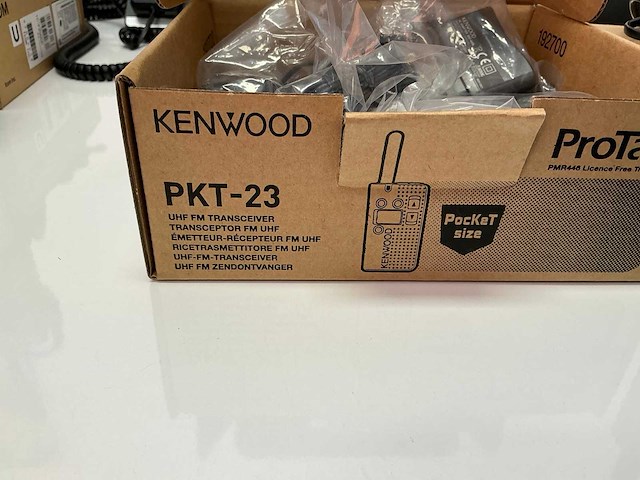 Kenwood pkt-23 walkie-talkie - afbeelding 2 van  2