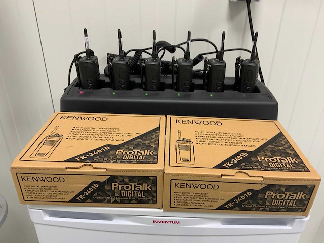 Kenwood pro talk digital 6-delige walkie-talkie met oplader - afbeelding 1 van  3