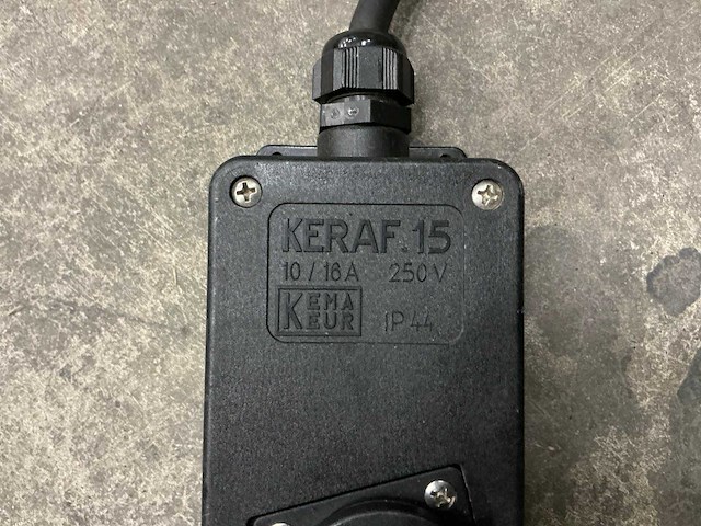 Keraf 15 2.5mm2 shuko 4-voudige verdeeldoos 1,5m (12x) - afbeelding 2 van  3