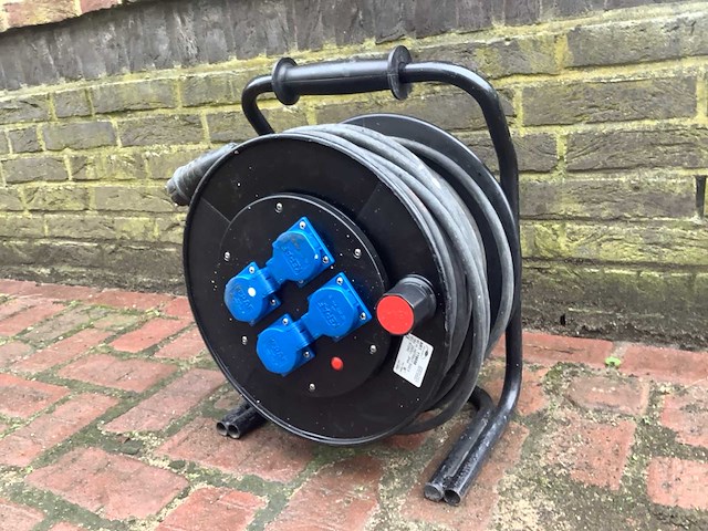 Keraf h07rn-f 3g2,5 verlengkabelhaspel - afbeelding 1 van  4
