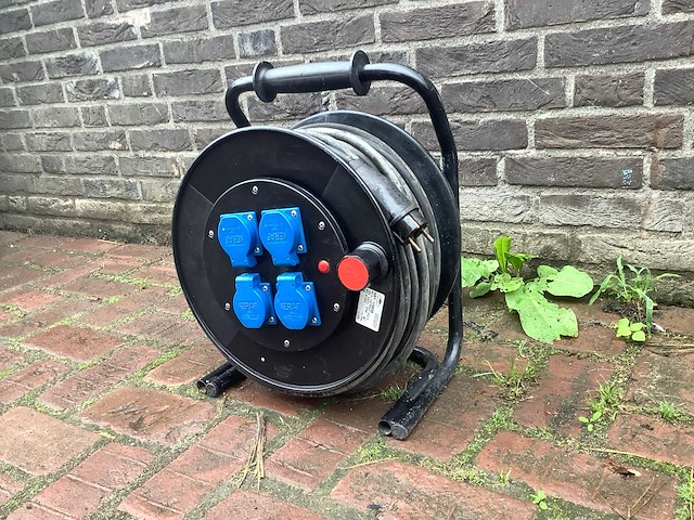 Keraf h07rn-f 3g2,5 verlengkabelhaspel - afbeelding 1 van  4