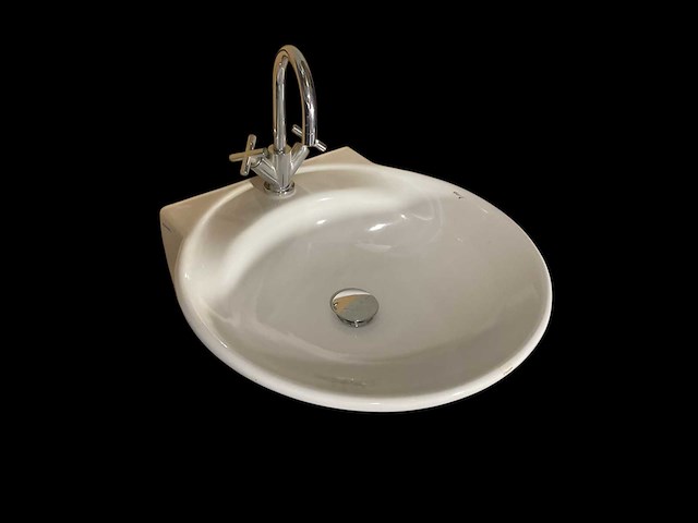 Keramag keramische wastafel 55x55cm met dornbracht kraan - afbeelding 1 van  1