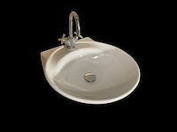 Keramag keramische wastafel 55x55cm met dornbracht kraan - afbeelding 1 van  1