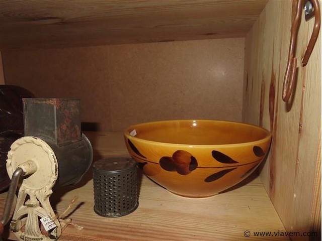 Keramiek, draaimolen, emaille enz…. - afbeelding 4 van  5