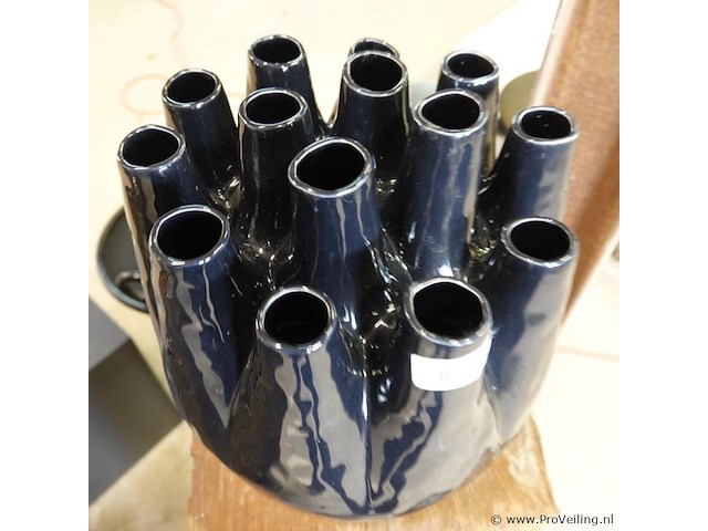 Keramieken tulpenvaas - afbeelding 3 van  5