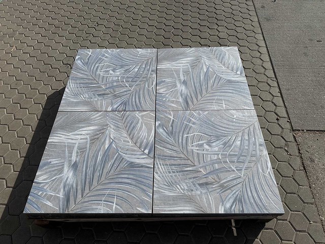 Keramische tegels met betonnen onderlaag voor de tuin (ca. 40.32m²) - afbeelding 1 van  3