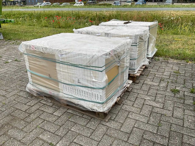 Keramische tegels voor binnen en buiten circa 129,6 m2 - afbeelding 1 van  3
