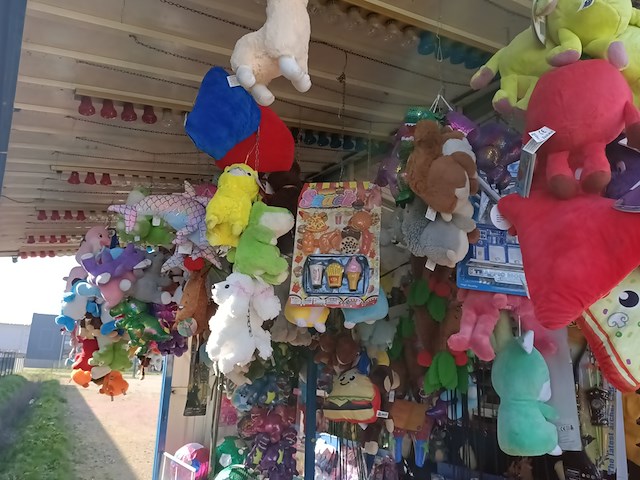 Kermiskraam, prijzenpaleis, touwtje trekken, 1982 - afbeelding 2 van  44