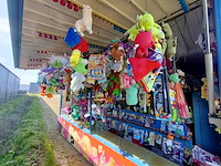 Kermiskraam, prijzenpaleis, touwtje trekken, 1982 - afbeelding 3 van  44