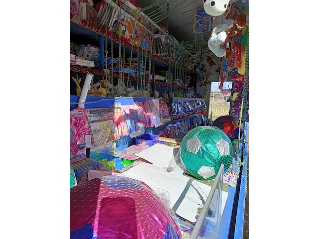 Kermiskraam, prijzenpaleis, touwtje trekken, 1982 - afbeelding 7 van  44