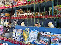 Kermiskraam, prijzenpaleis, touwtje trekken, 1982 - afbeelding 11 van  44