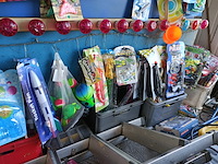 Kermiskraam, prijzenpaleis, touwtje trekken, 1982 - afbeelding 14 van  44